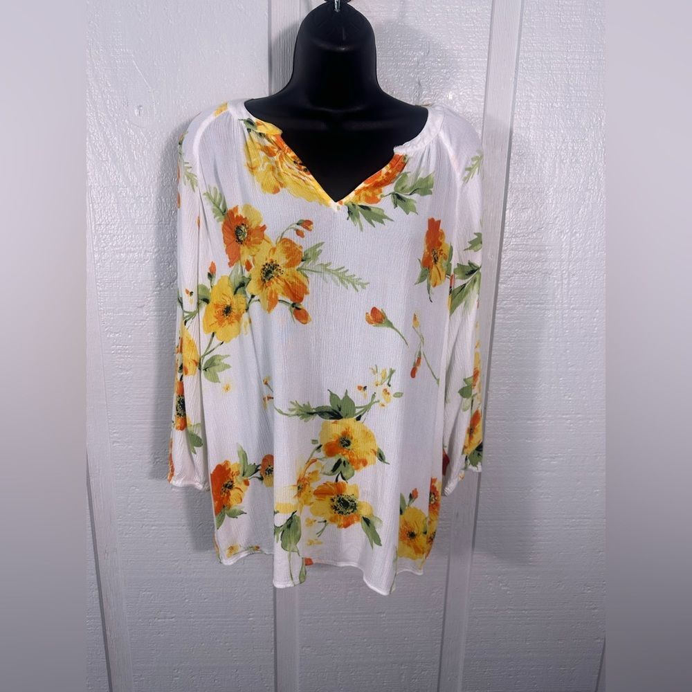 Chicos White Floral 3/4 Sleeve Top Size 1/ Medium EUC